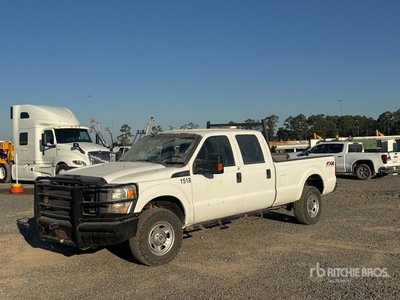 2015 Ford F-350 4x4 Crew Cab Pickup