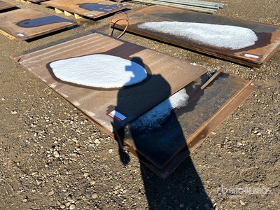 Quantity of (3) 5 ft x 10 ft (0.5 in Thick) Placche in metallo