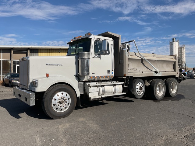 2013 Western Star 4900EX 8x4 Tri/A Dump Truck