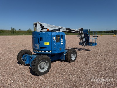 2012 Genie Z34/22 4WD Diesel Nacelle Articulee Articulating Boom Lift