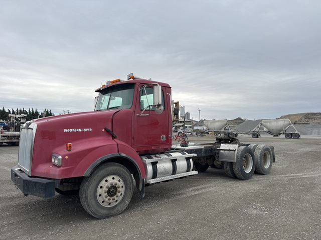 2007 Western Star 4900SA 6x4 T/A Day Cab Truck Tractor 2007 Western Star 4900SA 6x4 T/A Day Cab Truck Tractor