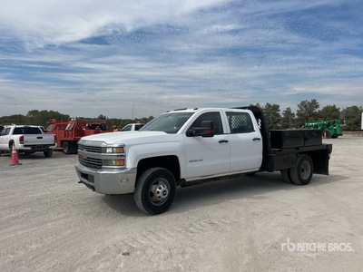 2015 Chevrolet Silverado 2500HD 4x4 Crew Cab Flatbed Truck
