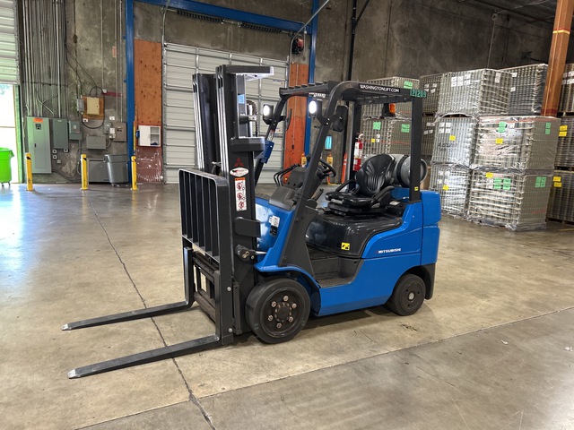 Mitsubishi FGC25N4 FL 4750 lb Cushion Tire Forklift