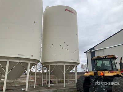 2007 Meridian Friesen 1825 +/- 6400 bu 5 Ring Smooth Wall Hopper Friesen Grain Bin