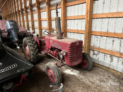 1959 International Harvester B-250 2WD Trattore agricolo d'epoca