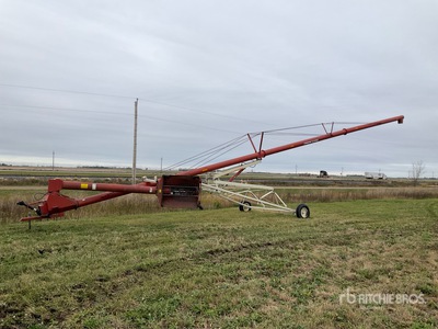 Farm King 1070 10 in x 70 ft Swing Barrena de grano