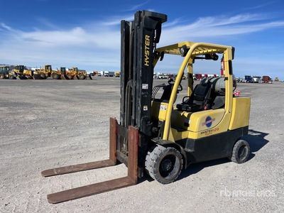 Hyster S120FTS 11550 lb Pneumatic Tire Forklift