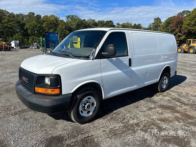 2016 GMC Savana G3500 Cargo Van
