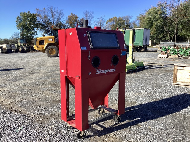 Snap-On Abrasive Blast Cabinet Snap-On Abrasive Blast Cabinet