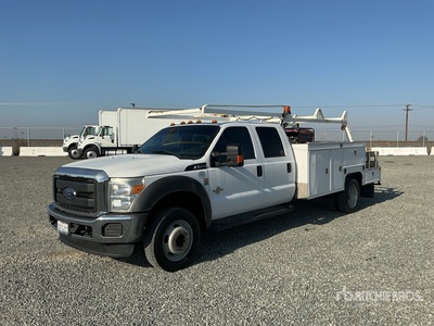 2016 Ford F-550 4x2 Crew Cab Camion de service