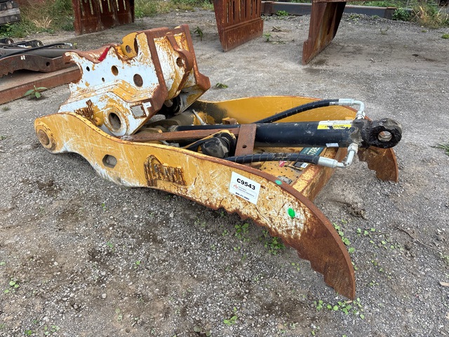 AMI 36 in Hydraulic Excavator Thumb - Fits Cat 325