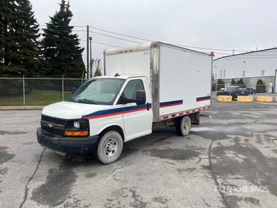 2016 Chevrolet 3500 4x2 Furgoneta caja cerrada