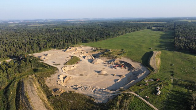 Sundre, AB, Pt NE 35-31-5-W5, Pt SE 35-31-51W5, 160± Gravel Pit Sundre, AB, Pt NE 35-31-5-W5, Pt SE 35-31-51W5, 160± Gravel Pit