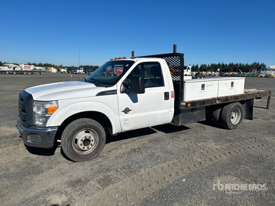 2013 Ford F-350 XL 4x2 平台トラック