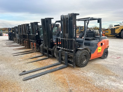 2016 Toyota 8FG45U 8500 lb Pneumatic Tire رافعة شوكية