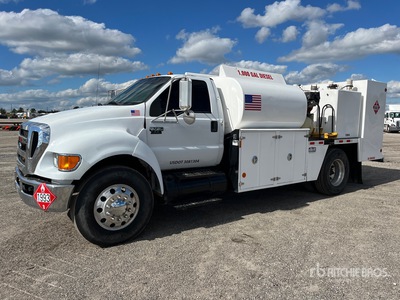 2008 Ford F-750 1000 gal 4x2 Fuel & Lube Truck