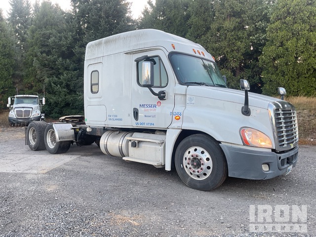 CAMIóN CAMAROTE 2016 FREIGHTLINER