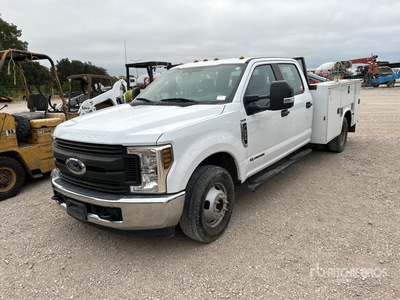 2019 Ford F-350 XL 4x2 Crew Cab شاحنة متعددة الاغراض