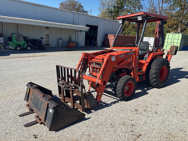 2002 Kubota L35 4WD Backhoe Loader
