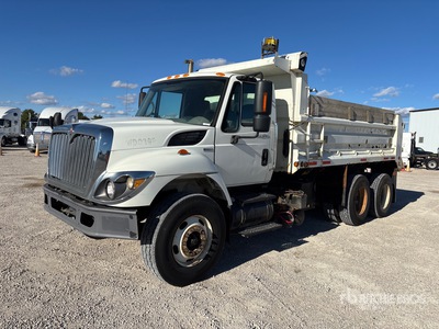 2009 International 7400 6x4 Camion à benne basculante D/E
