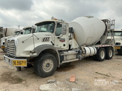 2014 Mack GU813 6x4 Camion hormigonera (Inoperable)