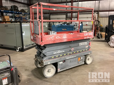 2015 Skyjack SJIII 3226 Electric منصة رفع متحركة