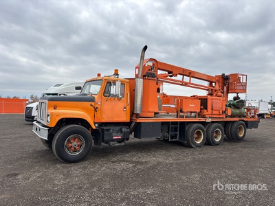 1988 Reach All UB50 on 1989 International F-2574 8x4 Camion nacelle