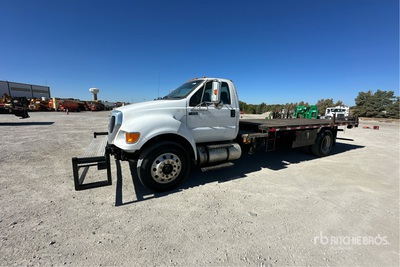 2013 Ford F-750 XL 4x2 Camión Caja Abierta