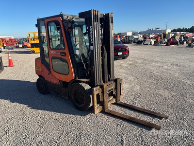 2014 Doosan D30S7 5150 lb Pneumatic Tire رافعة شوكية