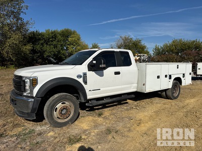 2019 FORD F-450 4x4 Extended Cab Utility truck