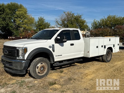 2019 Ford F-450 4x4 Extended Cab Utility Truck