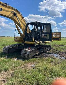 2017 Komatsu PC210 LLC Tracked Excavator