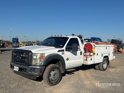 2013 Ford F-550 XL 4x2 Camion utilitaire