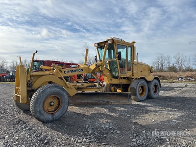 1990 Champion 740 Motor Grader