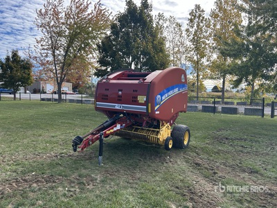2015 New Holland Roll-Belt 450 Round Baler
