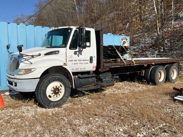 2005 International 4400 6x4 Flatbed Truck (Inoperable)