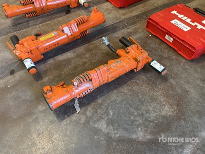2023 APT HZ-5235 / M160 Pneumatic Demolition Breaker