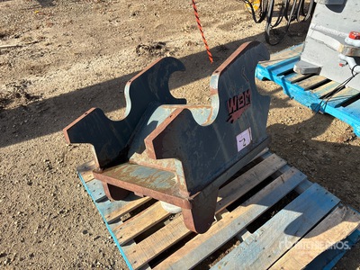 WBM 18 Ton Lifting Attachment - Fits Komatsu PC290LC-10