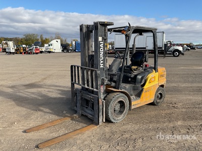 2018 Hyundai 30D-9 5290 lb Cushion Tire Montacargas
