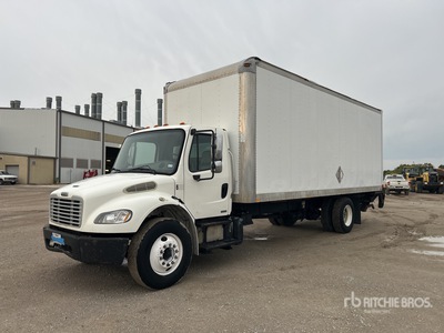 2012 Freightliner M2106 4x2 Furgoneta caja cerrada