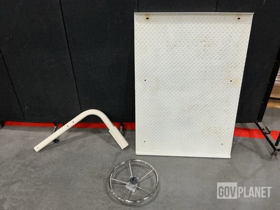 (19) Steering Wheels, (9) Fender Braces & (1) Fifth Wheel Mounting Plate