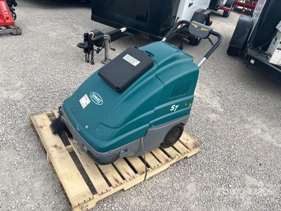 Tennant S7 Walk-Behind Balayeuse