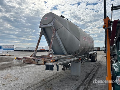 1986 Fruehauf 1525 cft T/A Pneumatic Bulk Trailer