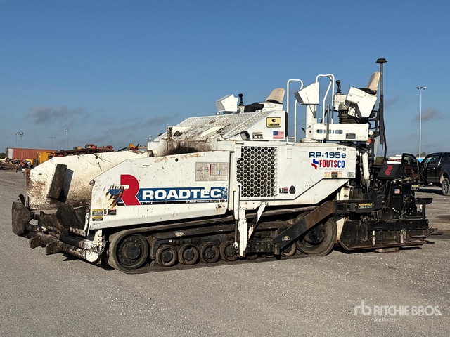 2018 Roadtec RP 195E Track Asphalt Paver | Ritchie Bros. Auctioneers