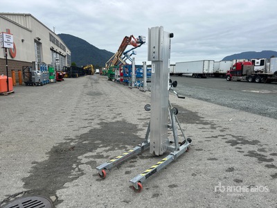 2024 Sumner 2124 Material Hoist