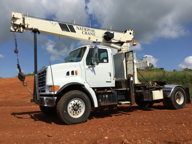 National Crane 400A Straight Boom on 2002 Sterling L7500 S/A Truck