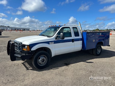 2006 Ford F-350 XL 4x4 Extended Cab Utility Truck