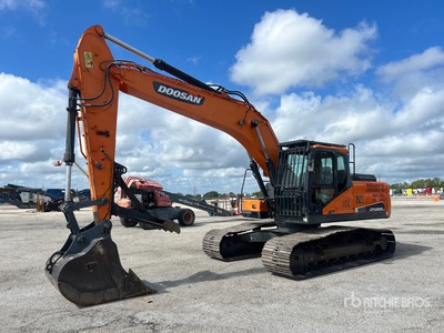 2019 Doosan DX225LC-5 Tracked Excavator