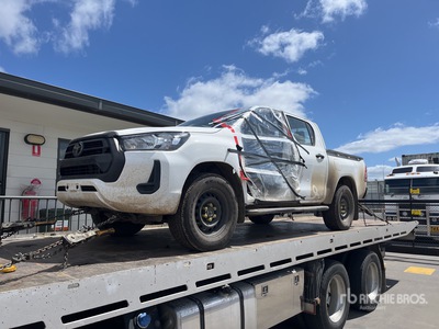 Toyota Hilux Dual Cab Pickup