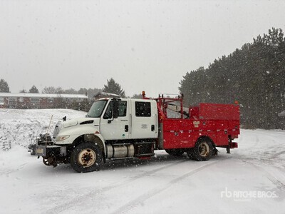 2011 International 4400 4x2 Crew Cab Servicewagen